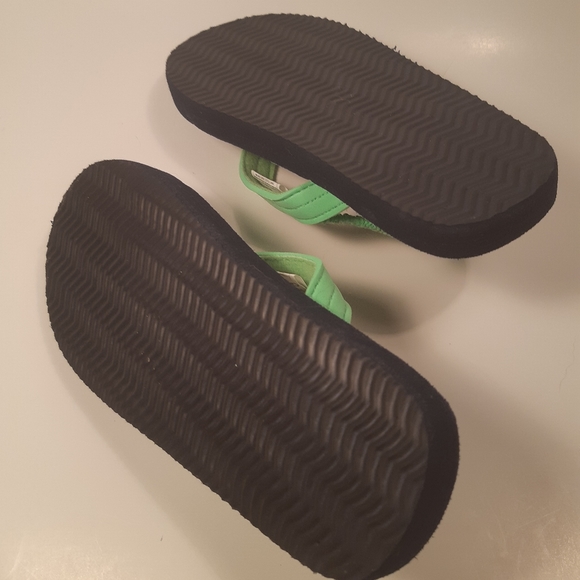 3/15$ NWOT Carter's baby boy sandals size 7-8 - Picture 3 of 3